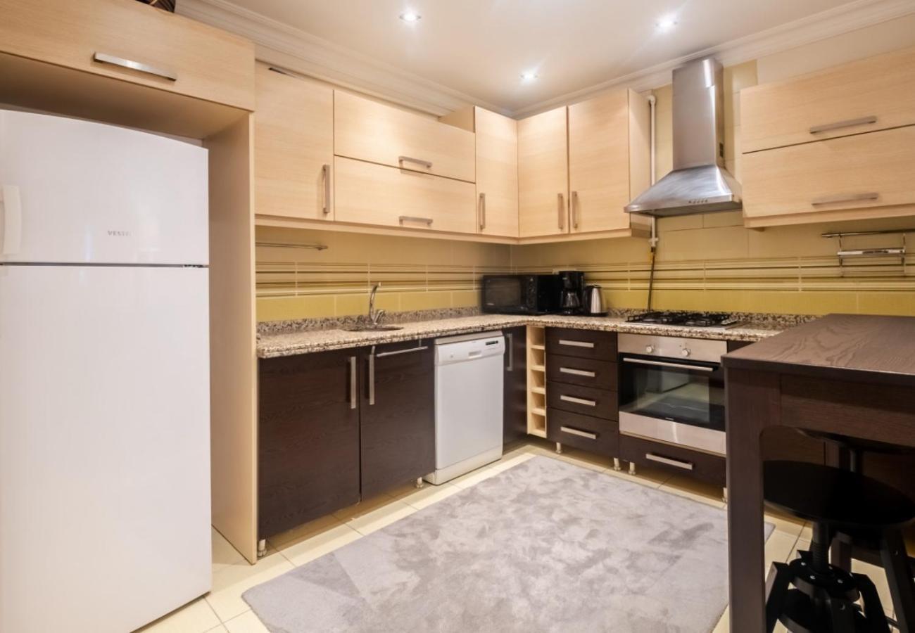 Exclusive Flat With Balcony In Nisantasi Appartement Istanboel Buitenkant foto