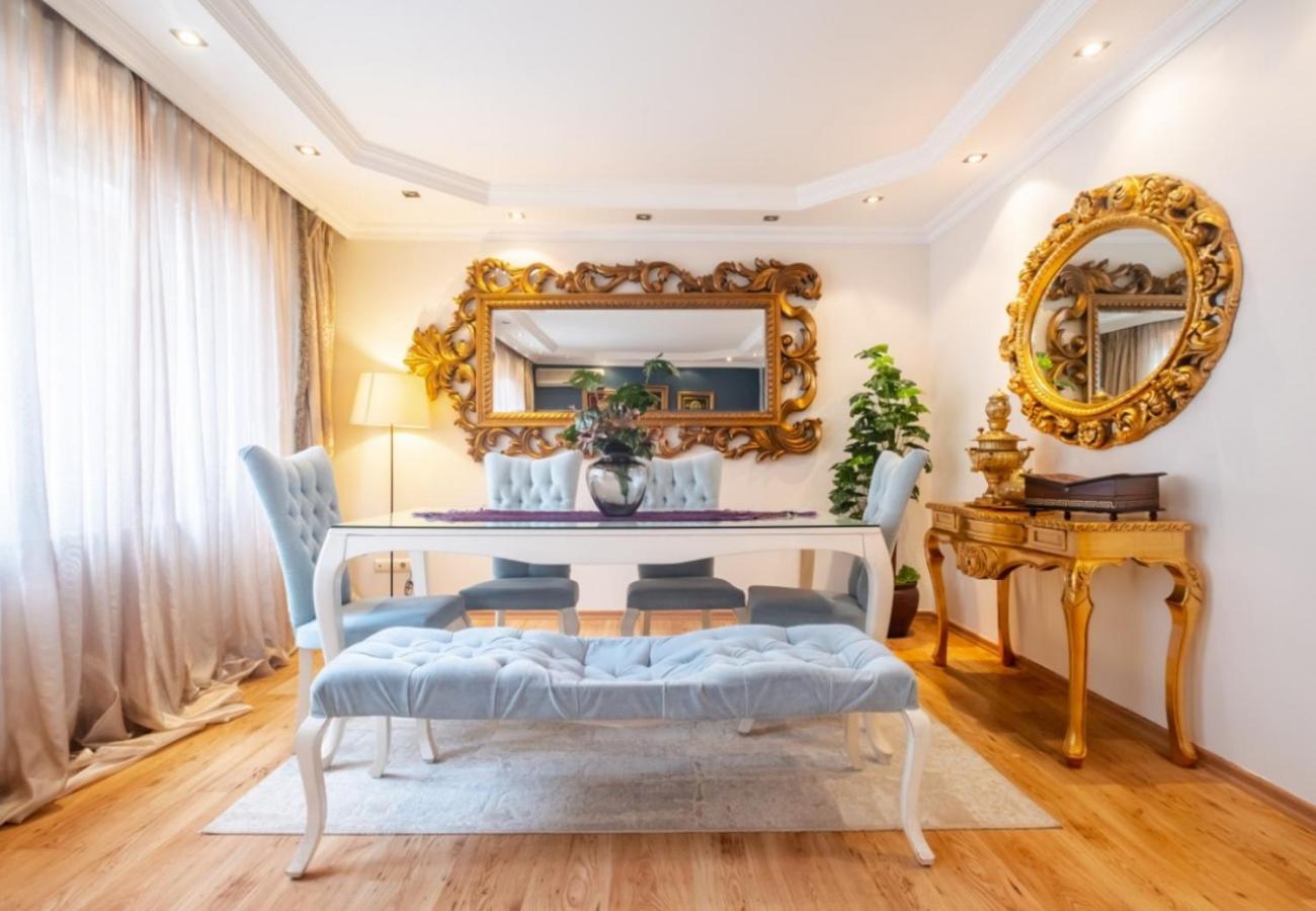 Exclusive Flat With Balcony In Nisantasi Appartement Istanboel Buitenkant foto
